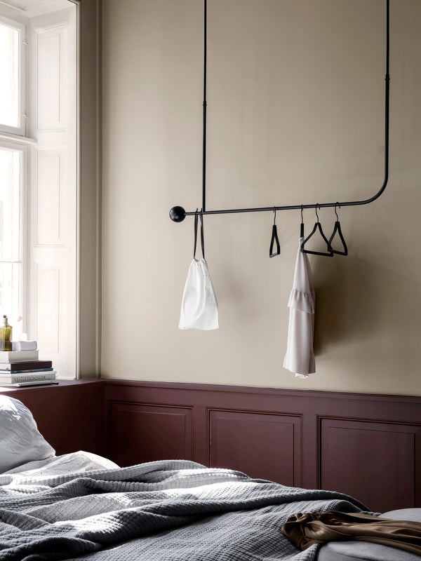 Nordic Simplicity Retraceable hanging Rack